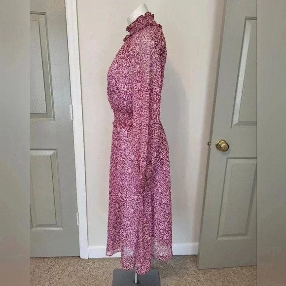 O.P.T On The Run Micro Ditsy Floral Smocked Midi Dress(S) - Picture 4 of 13